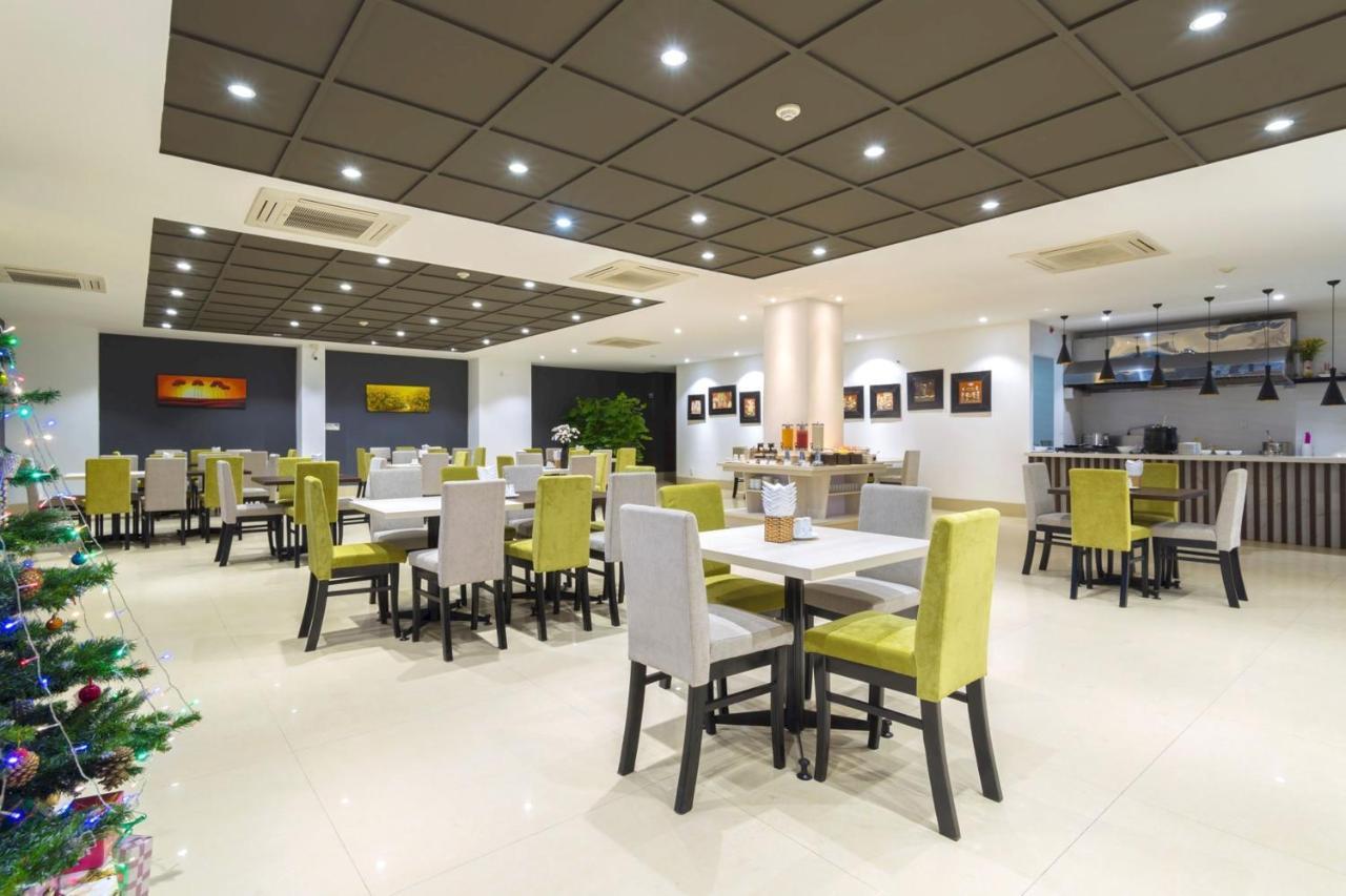 Capital O 1200 Salem Riverside Hotel Đà Nẵng Extérieur photo