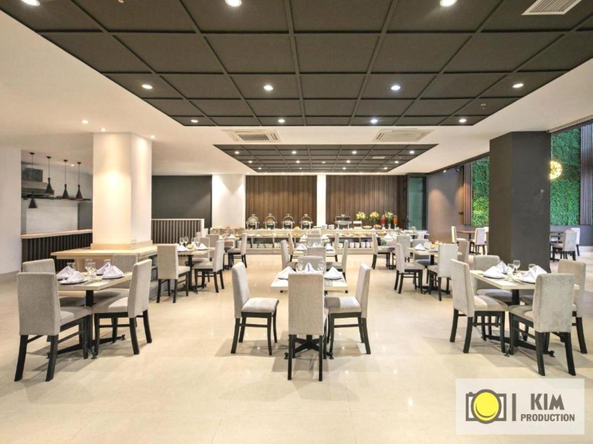 Capital O 1200 Salem Riverside Hotel Đà Nẵng Extérieur photo